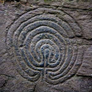 rock carving in stone, rocky valley labrynth, cornwall
